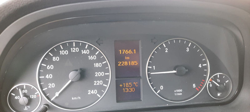 Mercedes-Benz A-Klasse 180 A 180 CDI AVANTGARDE - Automobil: obrázok 3 Mercedes-Benz A-Klasse 180 A 180 CDI AVANTGARDE - Automobil: obrázok 3