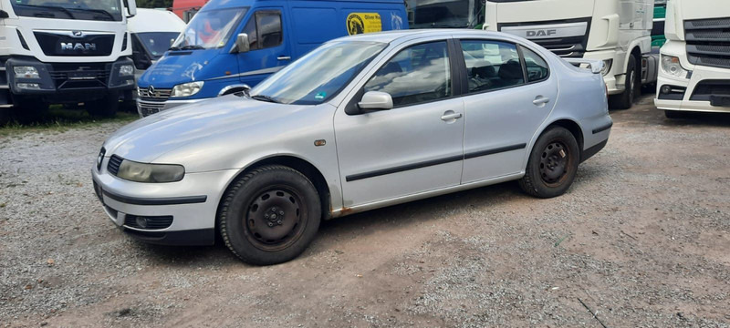 SEAT Toledo Signo 1,8 20V Autom - Sedan: obrázok 4 SEAT Toledo Signo 1,8 20V Autom - Sedan: obrázok 4