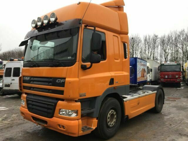 DAF CF85-410 G.Haus 2xBett ZF/Schalter 2-Kreishydr - Ťahač: obrázok 5 DAF CF85-410 G.Haus 2xBett ZF/Schalter 2-Kreishydr - Ťahač: obrázok 5