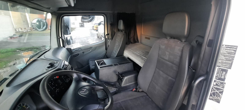 Mercedes-Benz 1824 LS G.Haus/Hochdach Klima - Ťahač: obrázok 4 Mercedes-Benz 1824 LS G.Haus/Hochdach Klima - Ťahač: obrázok 4