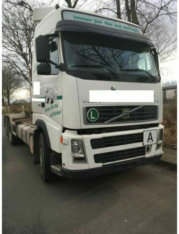 Volvo FH12-420 G.Haus 2xBett Klima Schaltgetriebe Reta - Hákový nosič kontajnerov: obrázok 2 Volvo FH12-420 G.Haus 2xBett Klima Schaltgetriebe Reta - Hákový nosič kontajnerov: obrázok 2