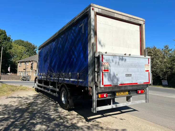 Plachtové nákladné vozidlo 2013 Iveco Eurocargo Curtainsider: obrázok 8