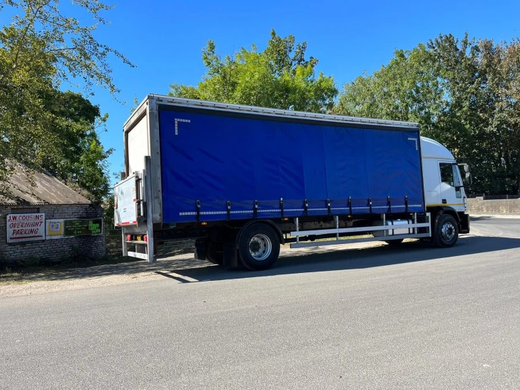 Plachtové nákladné vozidlo 2013 Iveco Eurocargo Curtainsider: obrázok 18