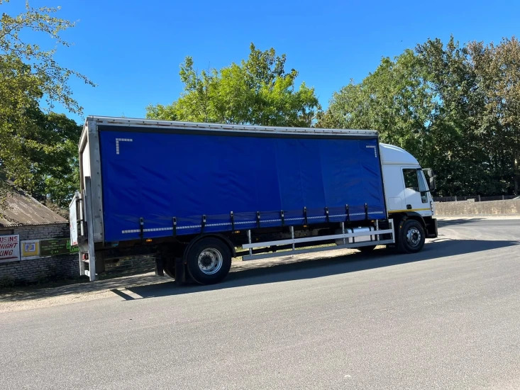 Plachtové nákladné vozidlo 2013 Iveco Eurocargo Curtainsider: obrázok 17
