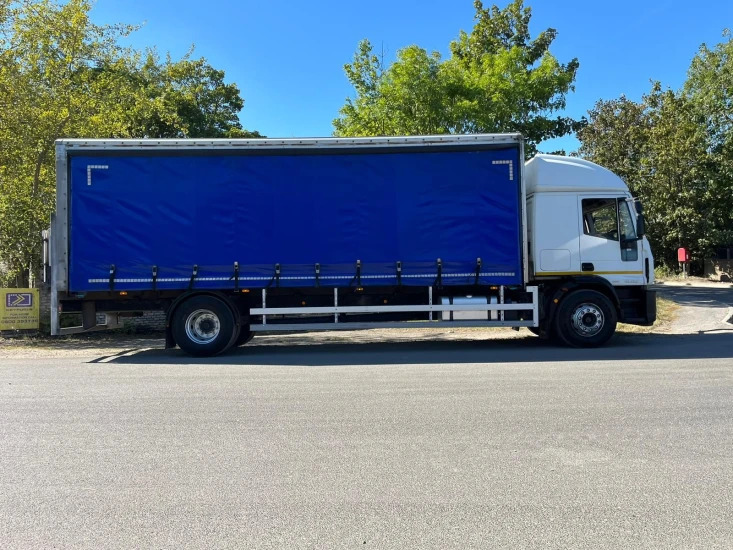 Plachtové nákladné vozidlo 2013 Iveco Eurocargo Curtainsider: obrázok 21