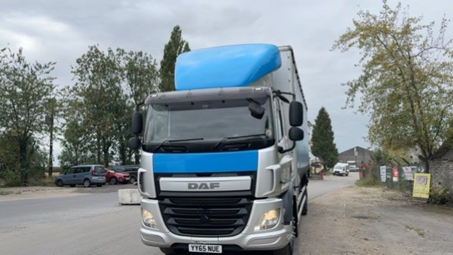 2015 DAF CF 330 Curtainside Truck - Plachtové nákladné vozidlo: obrázok 5 2015 DAF CF 330 Curtainside Truck - Plachtové nákladné vozidlo: obrázok 5