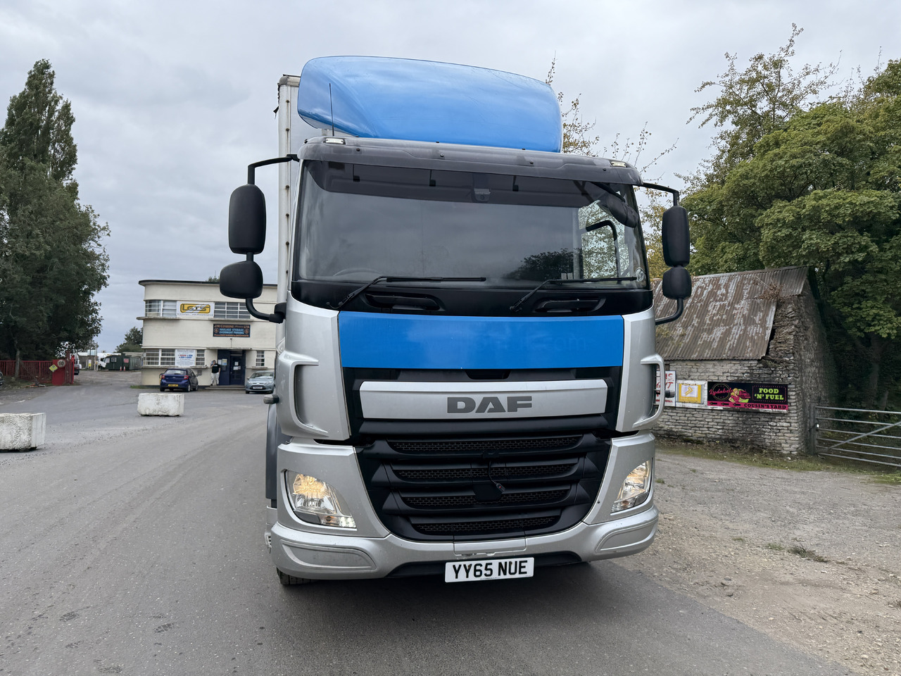 2015 DAF CF 330 Curtainside Truck - Plachtové nákladné vozidlo: obrázok 3 2015 DAF CF 330 Curtainside Truck - Plachtové nákladné vozidlo: obrázok 3