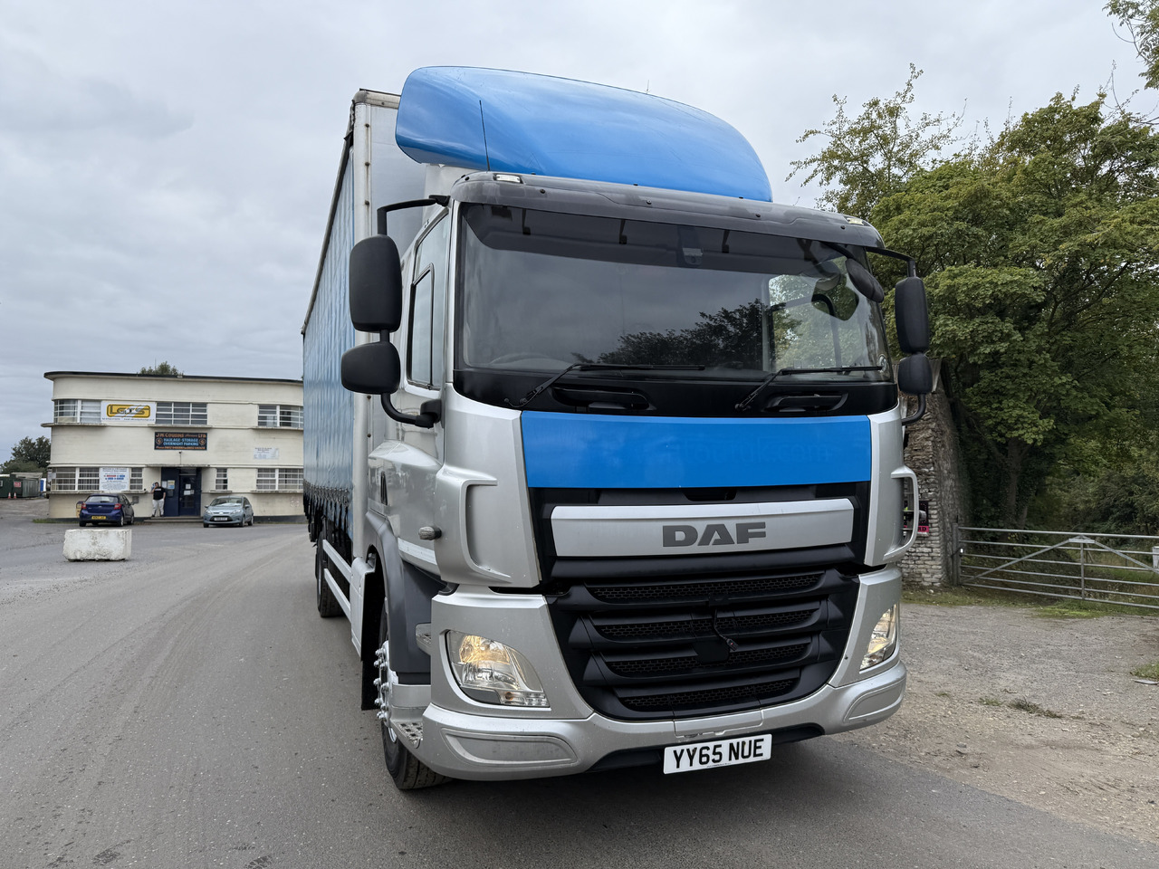 2015 DAF CF 330 Curtainside Truck - Plachtové nákladné vozidlo: obrázok 2 2015 DAF CF 330 Curtainside Truck - Plachtové nákladné vozidlo: obrázok 2