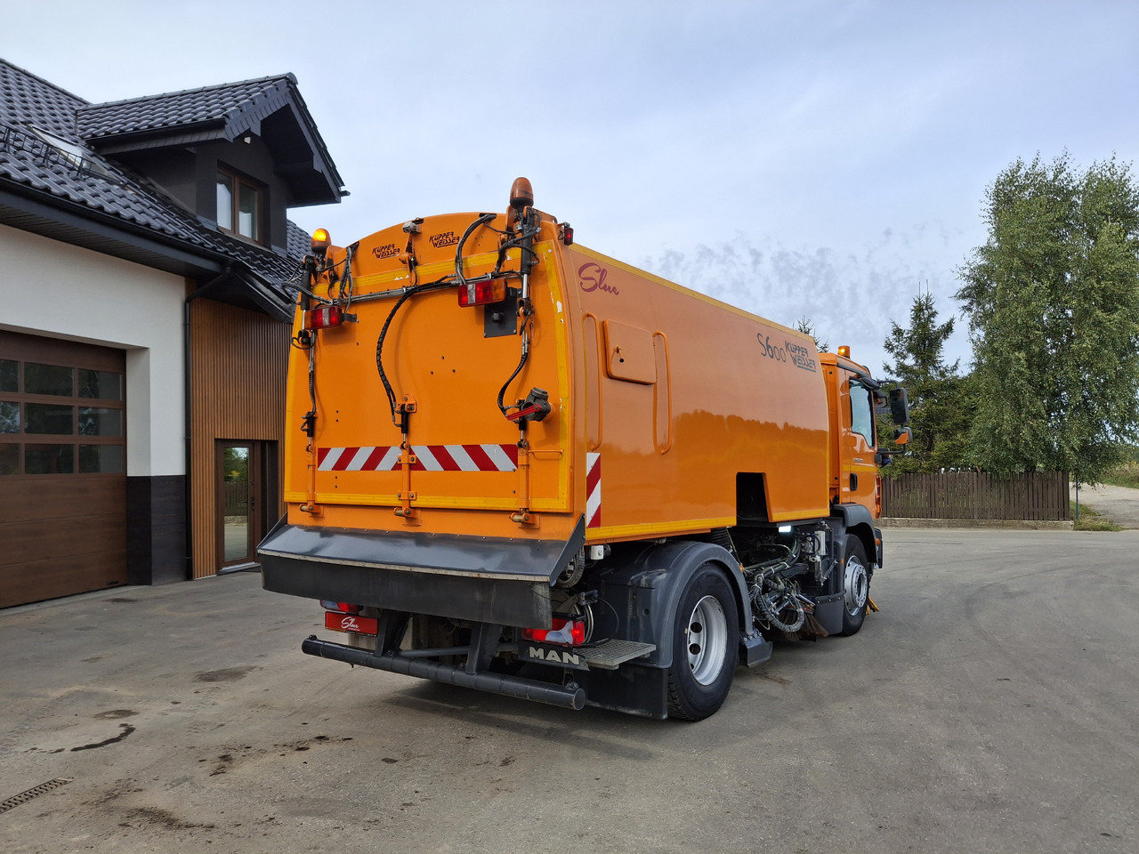 MAN TGM 18.250 Zamiatarka Kupper Weisser BROCK 2 Motoren Szczotki L/R PM10 Odchwaszczarka - Zametacie vozidlo: obrázok 5 MAN TGM 18.250 Zamiatarka Kupper Weisser BROCK 2 Motoren Szczotki L/R PM10 Odchwaszczarka - Zametacie vozidlo: obrázok 5