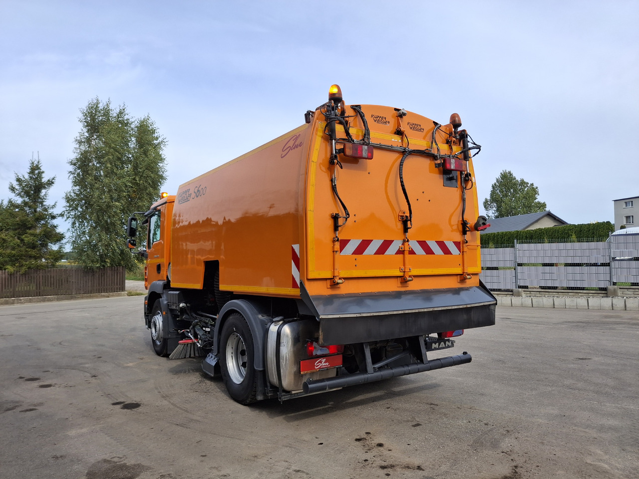 MAN TGM 18.250 Zamiatarka Kupper Weisser BROCK 2 Motoren Szczotki L/R PM10 Odchwaszczarka - Zametacie vozidlo: obrázok 4 MAN TGM 18.250 Zamiatarka Kupper Weisser BROCK 2 Motoren Szczotki L/R PM10 Odchwaszczarka - Zametacie vozidlo: obrázok 4