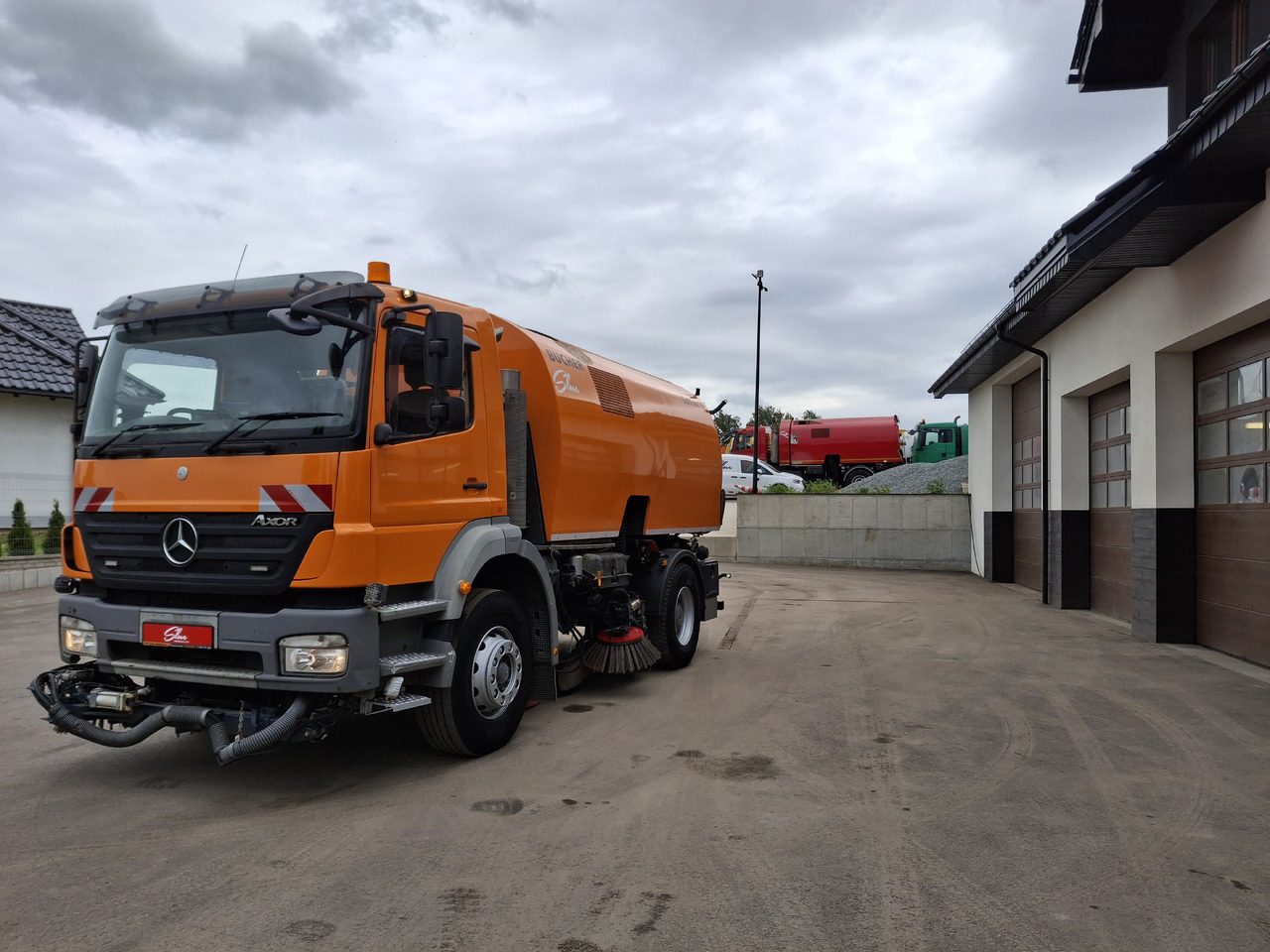 MERCEDES-BENZ Axor 1823 Zamiatarka Kehrmaschine BUCHER 2 Motoren Szczotki L/R Sweeper - Zametacie vozidlo: obrázok 2 MERCEDES-BENZ Axor 1823 Zamiatarka Kehrmaschine BUCHER 2 Motoren Szczotki L/R Sweeper - Zametacie vozidlo: obrázok 2