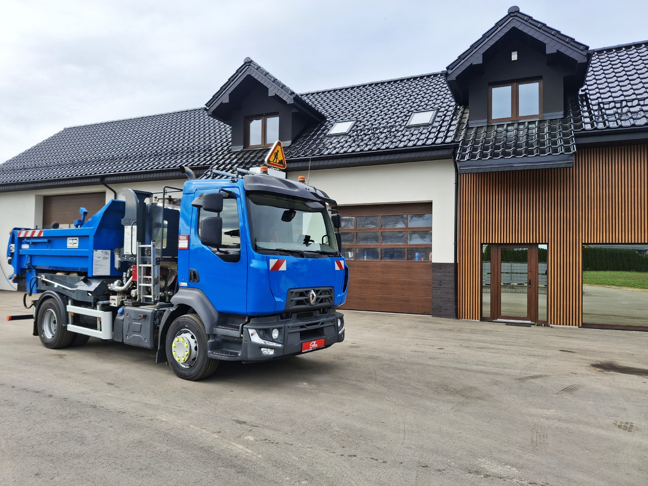 Renault D16 - Rozstrekovač živice: obrázok 1 Renault D16 - Rozstrekovač živice: obrázok 1