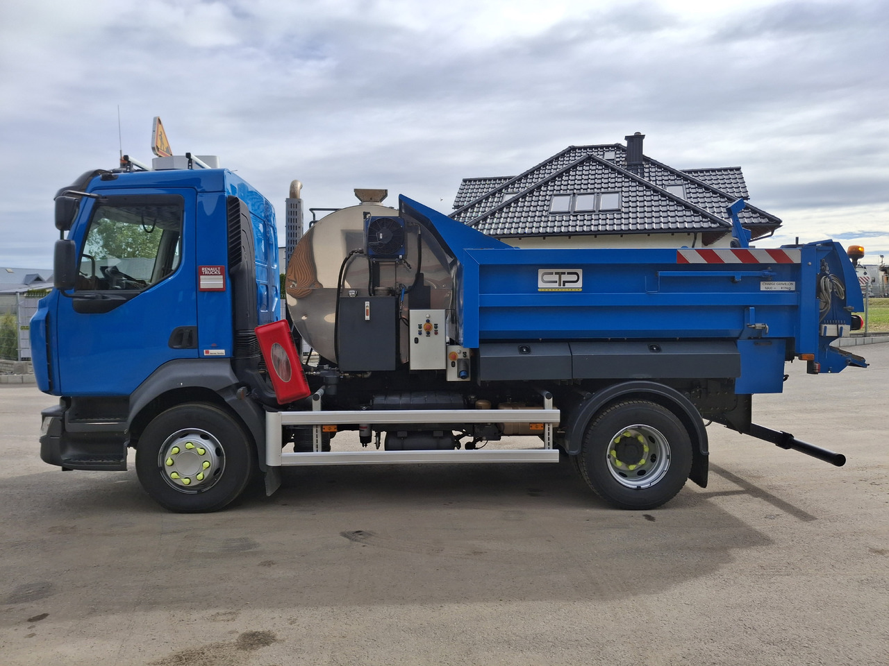 Renault D16 - Rozstrekovač živice: obrázok 5 Renault D16 - Rozstrekovač živice: obrázok 5