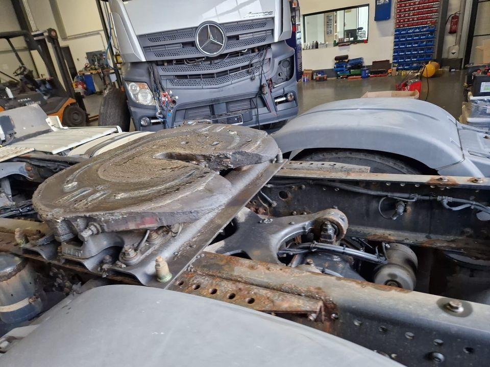LKW Sattelkupplung Jost - Točnica pre Nákladné auto: obrázok 3 LKW Sattelkupplung Jost - Točnica pre Nákladné auto: obrázok 3