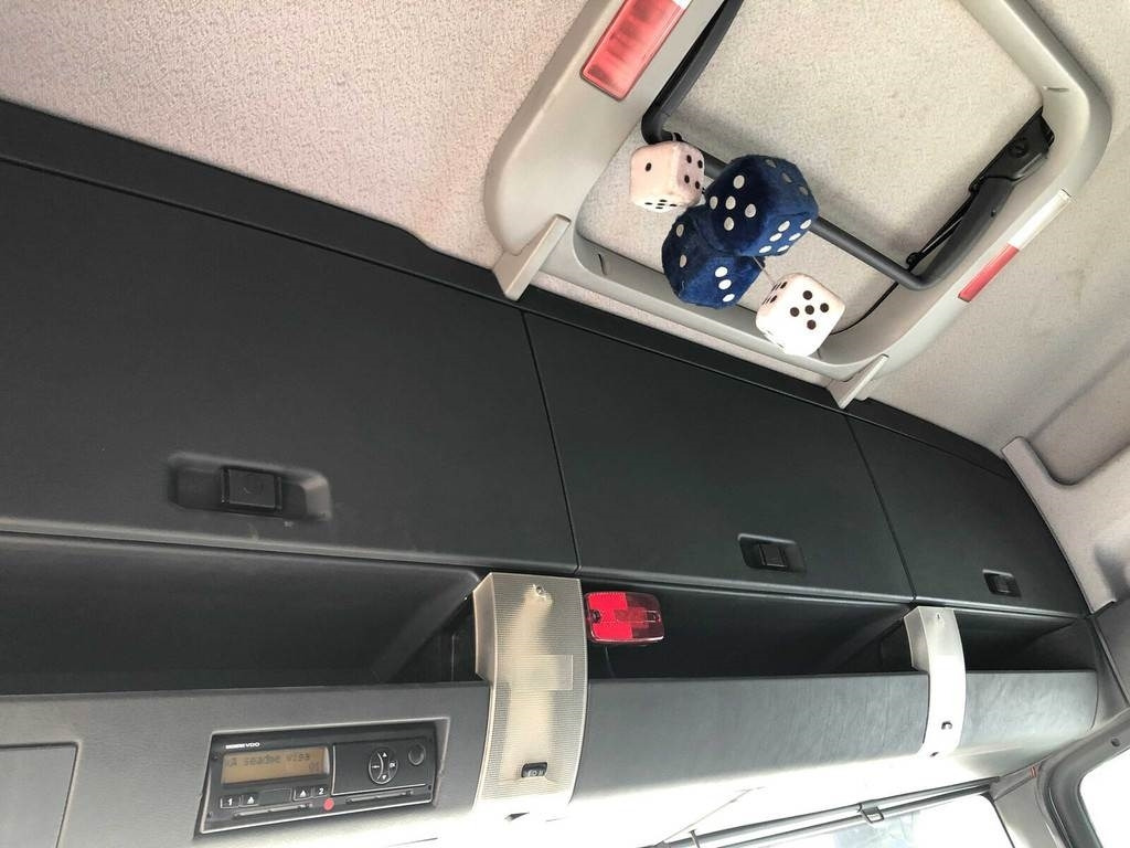 MAN TGA 26.480 6X2-2 BL - Fekálne vozidlo: obrázok 4 MAN TGA 26.480 6X2-2 BL - Fekálne vozidlo: obrázok 4