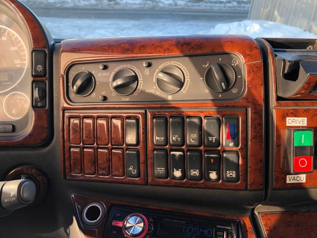 Leasing MAN TGA 35.480 8X2-4 BL DRY VACUUM 353kW MAN TGA 35.480 8X2-4 BL DRY VACUUM 353kW: obrázok 10 Leasing MAN TGA 35.480 8X2-4 BL DRY VACUUM 353kW MAN TGA 35.480 8X2-4 BL DRY VACUUM 353kW: obrázok 10