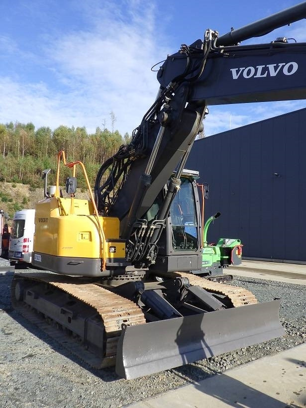 Volvo ECR 235 D  - Pásové rýpadlo: obrázok 4 Volvo ECR 235 D  - Pásové rýpadlo: obrázok 4