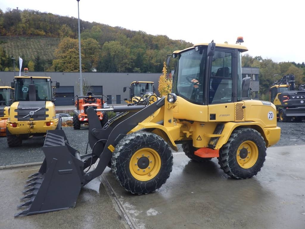 Volvo L 30 G - Kolesový nakladač: obrázok 1 Volvo L 30 G - Kolesový nakladač: obrázok 1