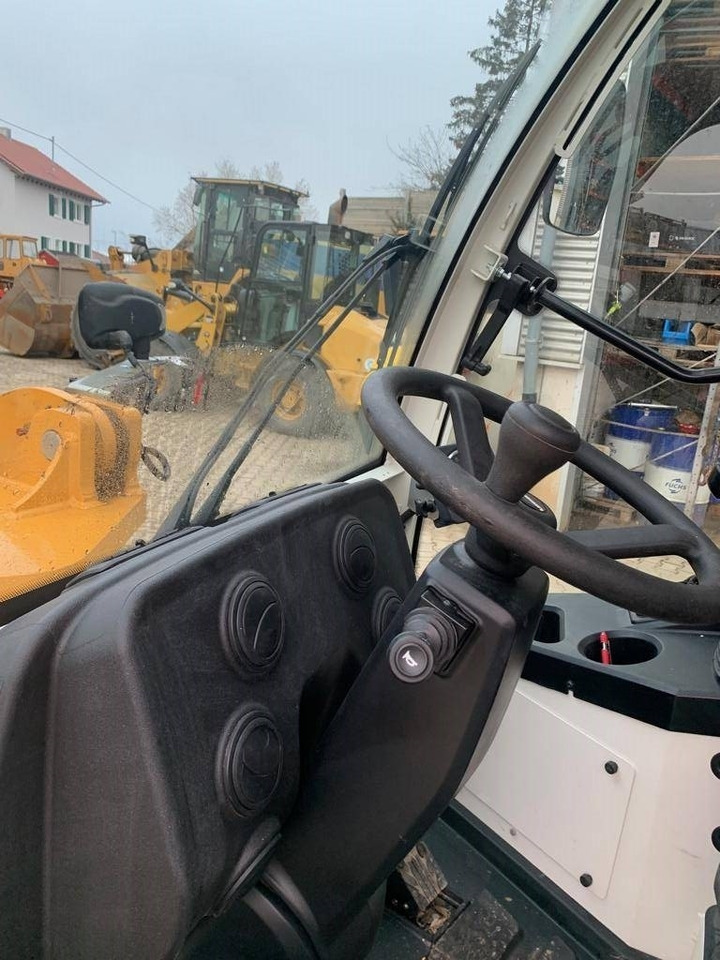 Kolesový nakladač Liebherr L506 Compact: obrázok 10