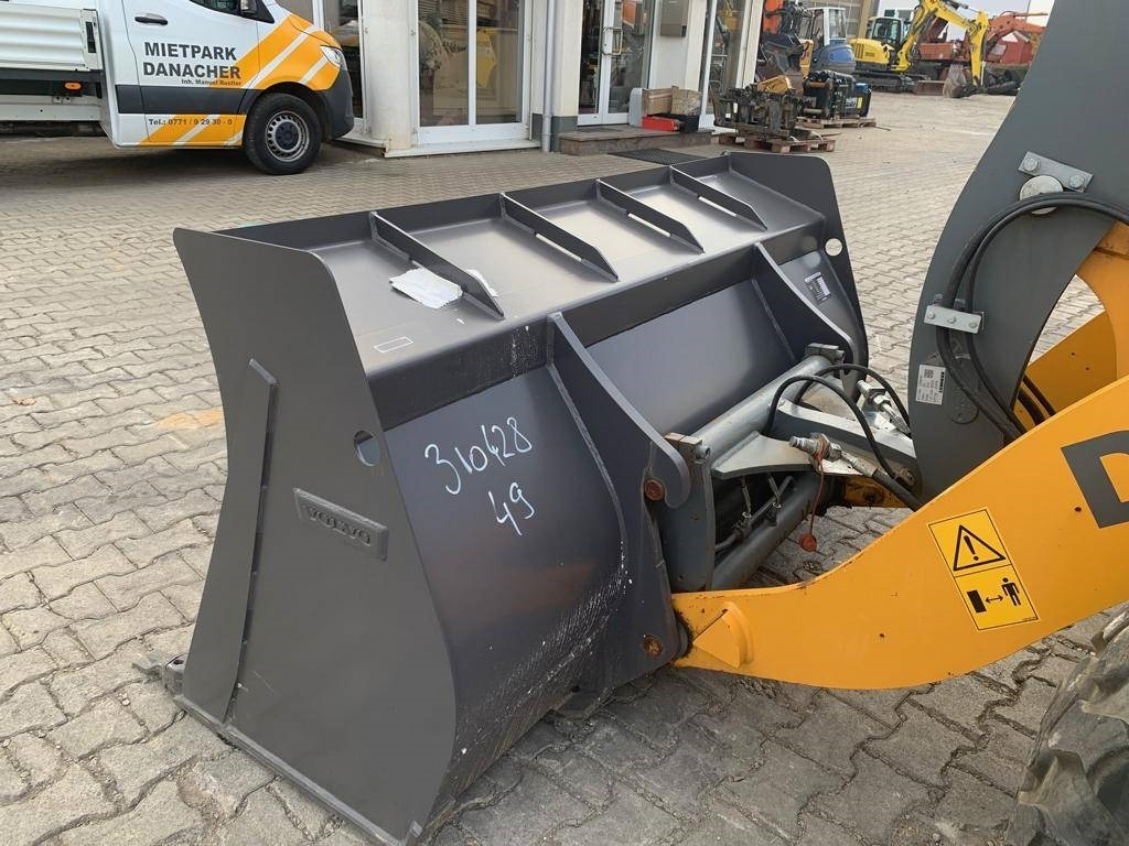 Kolesový nakladač Liebherr L506 Compact: obrázok 8