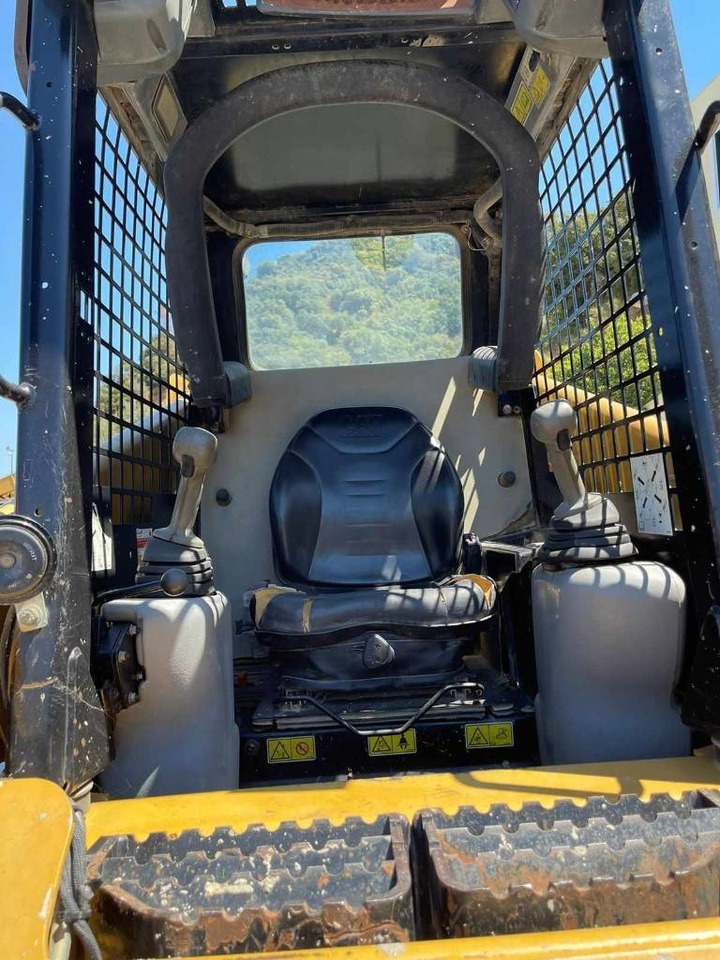 CAT 236 B  - Šmykom riadený nakladač: obrázok 5 CAT 236 B  - Šmykom riadený nakladač: obrázok 5