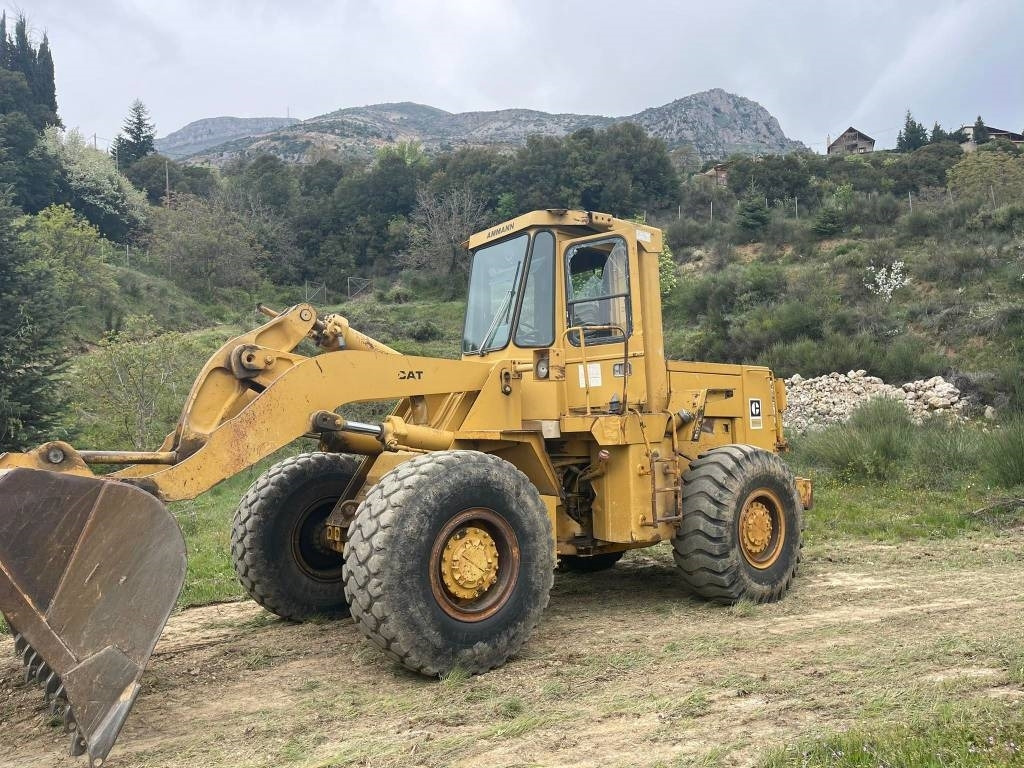 CAT 950B - Kolesový nakladač: obrázok 1 CAT 950B - Kolesový nakladač: obrázok 1