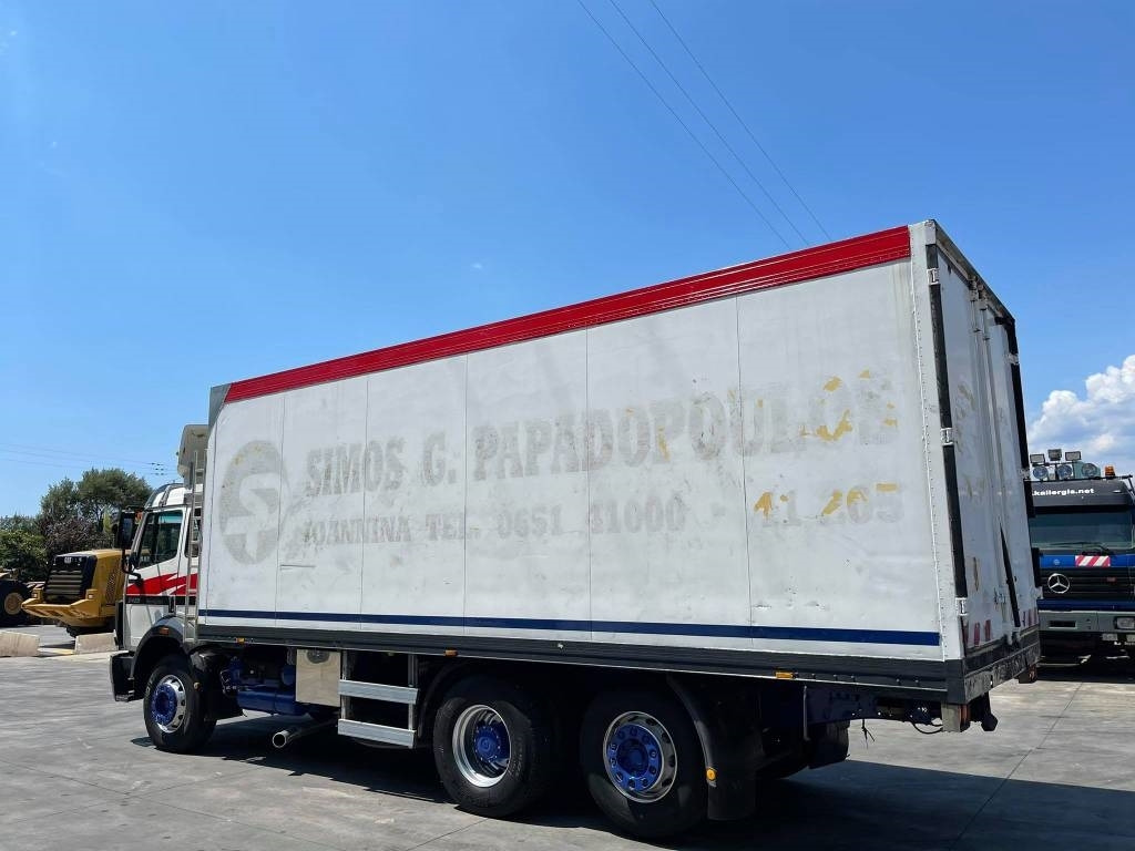 Chladirenské nákladné vozidlo Mercedes-Benz 2435L: obrázok 12
