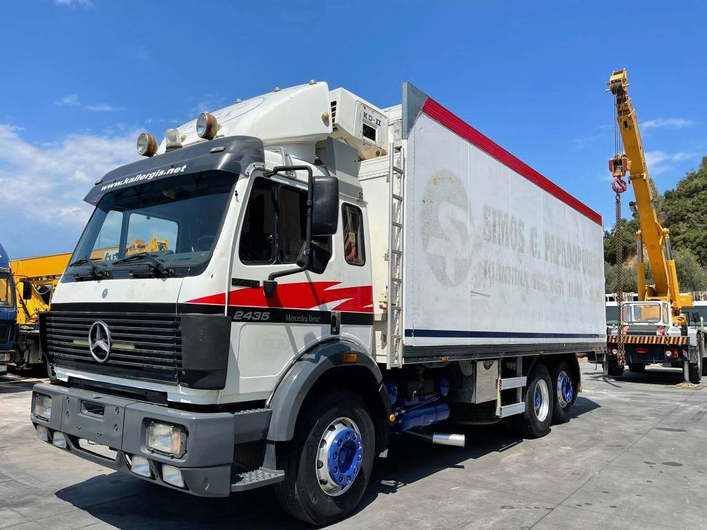 Chladirenské nákladné vozidlo Mercedes-Benz 2435L: obrázok 6