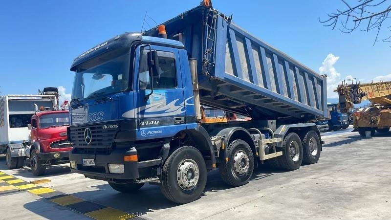 Sklápač Mercedes-Benz 4148K 8X4: obrázok 17 Sklápač Mercedes-Benz 4148K 8X4: obrázok 17