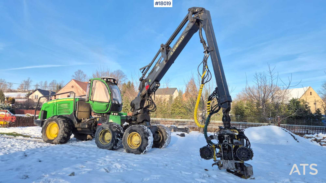 John Deere 1270E harvester (2009) - Lesnícky harvestor: obrázok 1 John Deere 1270E harvester (2009) - Lesnícky harvestor: obrázok 1