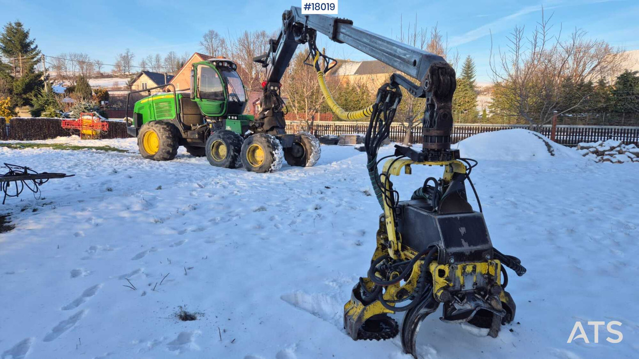 John Deere 1270E harvester (2009) - Lesnícky harvestor: obrázok 3 John Deere 1270E harvester (2009) - Lesnícky harvestor: obrázok 3