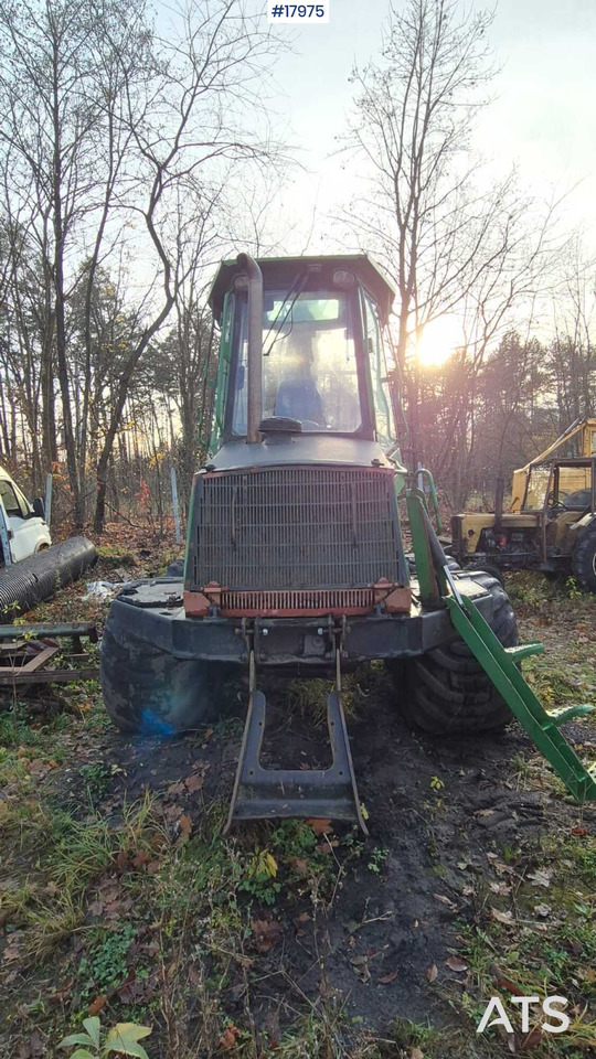 John Deere 810D forwarder (2007) - Vyvážečka: obrázok 2 John Deere 810D forwarder (2007) - Vyvážečka: obrázok 2