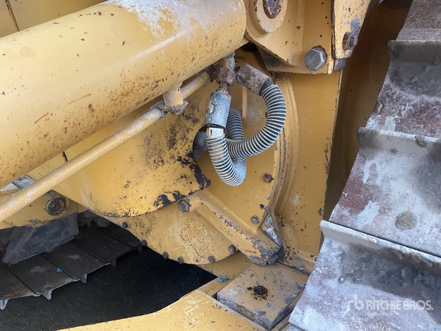 2004 Cat D5N Crawler Dozer - Buldozér: obrázok 5 2004 Cat D5N Crawler Dozer - Buldozér: obrázok 5