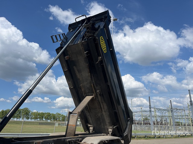 2006 MAN TGA41.430 8x8 Twin-Steer Sleeper Tri/A Dump Truck - Sklápač: obrázok 3 2006 MAN TGA41.430 8x8 Twin-Steer Sleeper Tri/A Dump Truck - Sklápač: obrázok 3