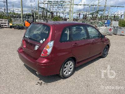 SUZUKI LIANA - Automobil: obrázok 3 SUZUKI LIANA - Automobil: obrázok 3