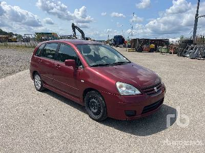 SUZUKI LIANA - Automobil: obrázok 4 SUZUKI LIANA - Automobil: obrázok 4