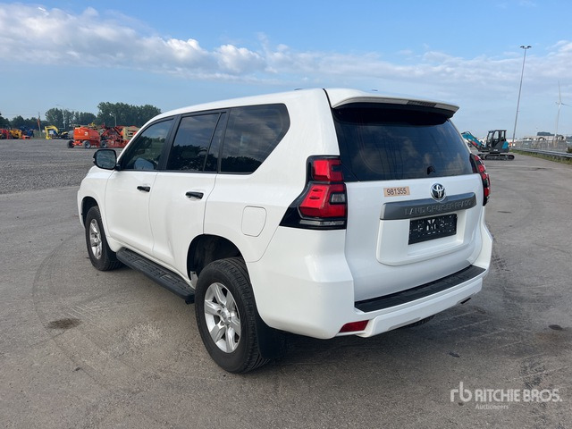 Toyota Land Cruiser SUV - SUV: obrázok 4 Toyota Land Cruiser SUV - SUV: obrázok 4