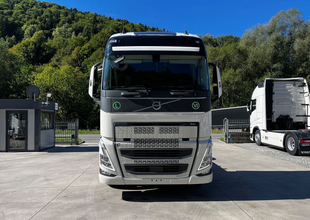 Volvo FH 500 // Zamiana na starszy // EURO 6 // Standard // 2024 Rok // Parkclima // Globe XL // Skóry // Joystick // - Ťahač: obrázok 2 Volvo FH 500 // Zamiana na starszy // EURO 6 // Standard // 2024 Rok // Parkclima // Globe XL // Skóry // Joystick // - Ťahač: obrázok 2
