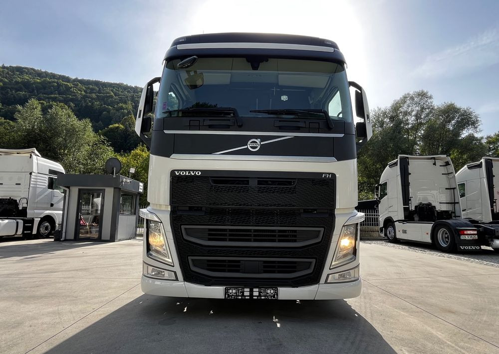 Volvo FH500 // 2016 // Mega // 2 zbiorniki // Z ruchu międzynarodowego // - Ťahač: obrázok 2 Volvo FH500 // 2016 // Mega // 2 zbiorniki // Z ruchu międzynarodowego // - Ťahač: obrázok 2