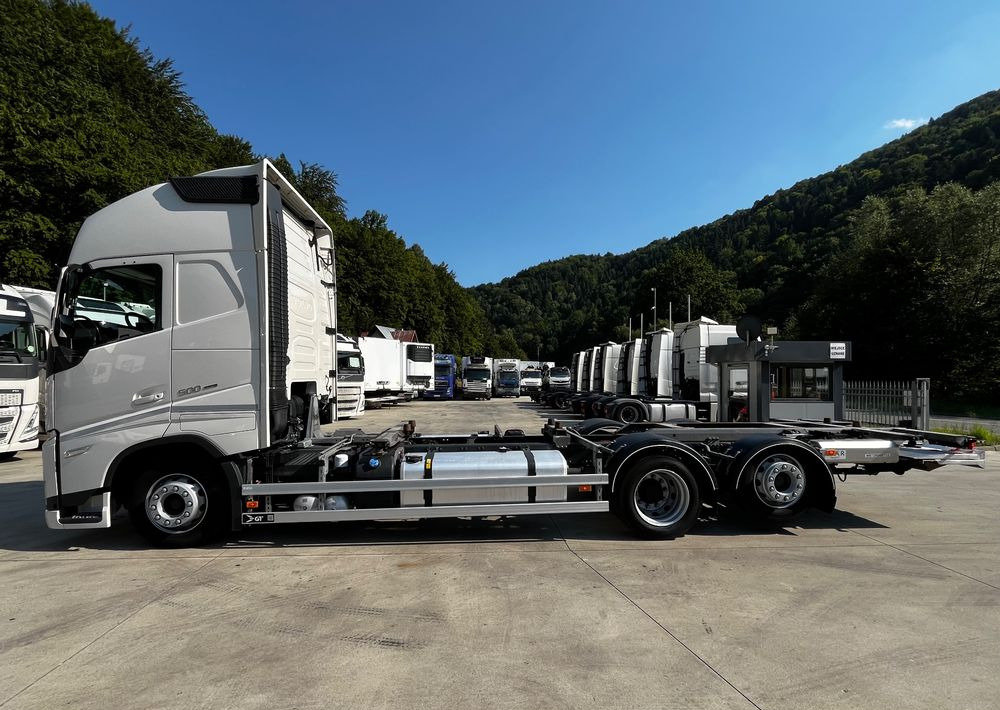 Volvo FH500 BDF 6x2 // Dolny zaczep // Euro 6 motor ! // New Face // XXL Cab // - Podvozek s kabinou: obrázok 3 Volvo FH500 BDF 6x2 // Dolny zaczep // Euro 6 motor ! // New Face // XXL Cab // - Podvozek s kabinou: obrázok 3