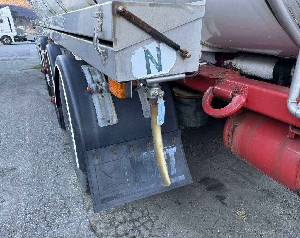 Leasing  Annet Schrader tank trailer 32 m2 Annet Schrader tank trailer 32 m2: obrázok 15 Leasing  Annet Schrader tank trailer 32 m2 Annet Schrader tank trailer 32 m2: obrázok 15