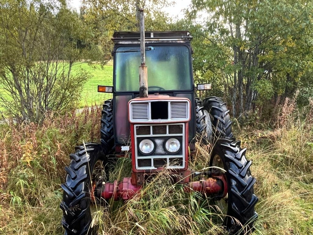 International Harvester 584 4WD - Traktor: obrázok 5 International Harvester 584 4WD - Traktor: obrázok 5