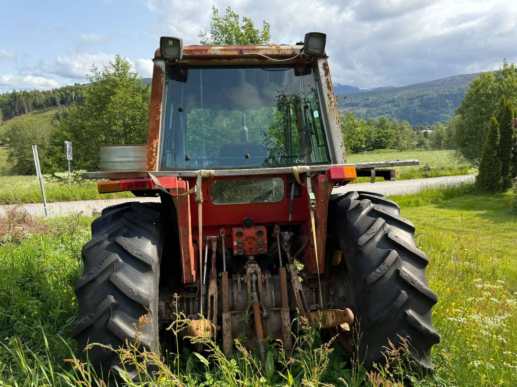 Massey Ferguson 675 - Traktor: obrázok 5 Massey Ferguson 675 - Traktor: obrázok 5