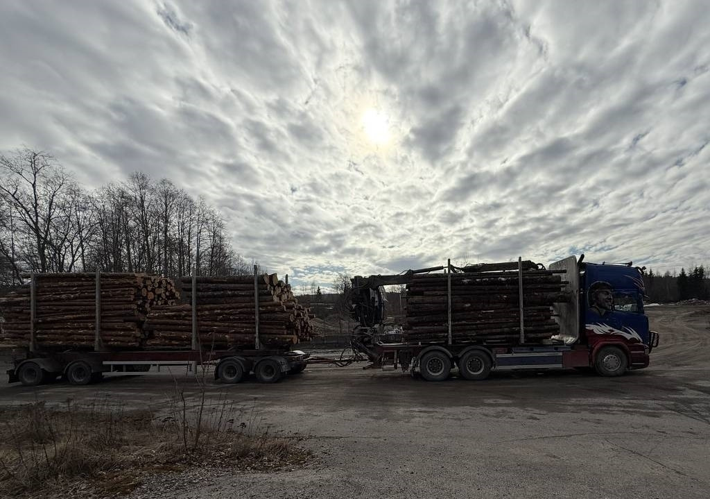 Scania R 730 6x4 Jonsered J1088S - Nákladné vozidlo na prepravu dreva: obrázok 4 Scania R 730 6x4 Jonsered J1088S - Nákladné vozidlo na prepravu dreva: obrázok 4