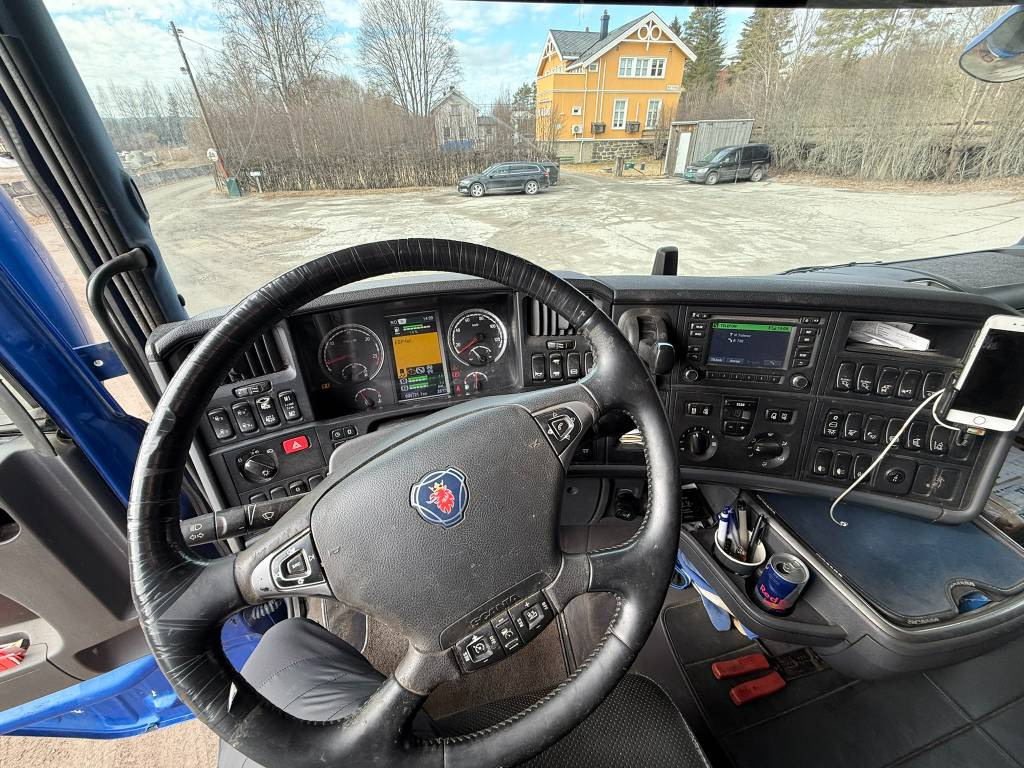 Interior photo 1: Nákladné vozidlo na prepravu dreva Scania R 730 6x4 Jonsered J1088S