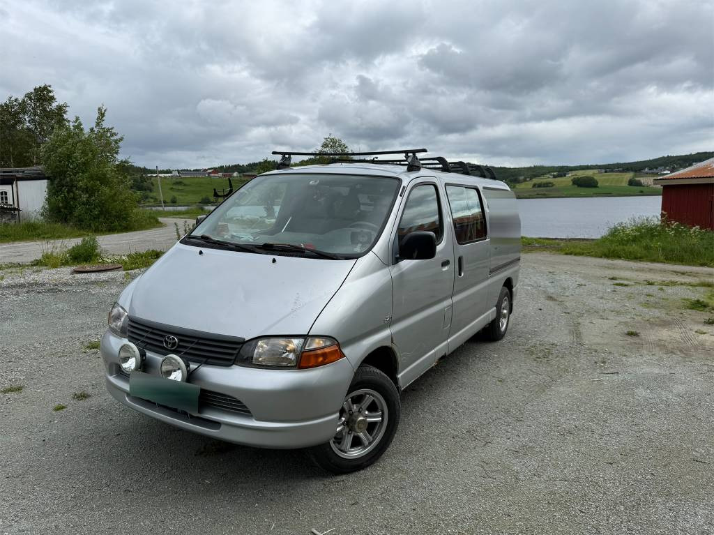 Toyota Hiace 4x4 - Furgon: obrázok 1 Toyota Hiace 4x4 - Furgon: obrázok 1