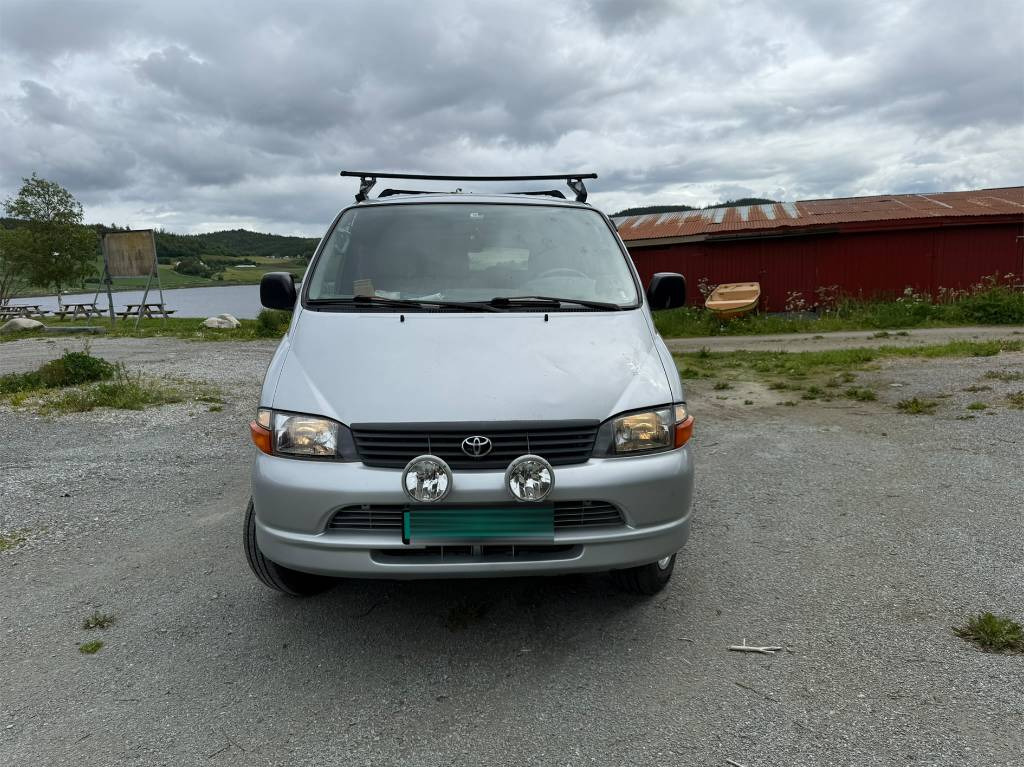 Toyota Hiace 4x4 - Furgon: obrázok 4 Toyota Hiace 4x4 - Furgon: obrázok 4