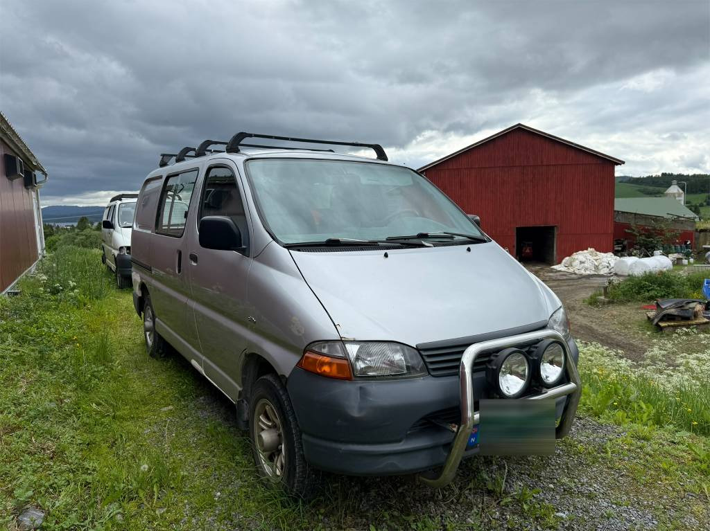 Toyota Hiace 4x4 - Furgon: obrázok 1 Toyota Hiace 4x4 - Furgon: obrázok 1