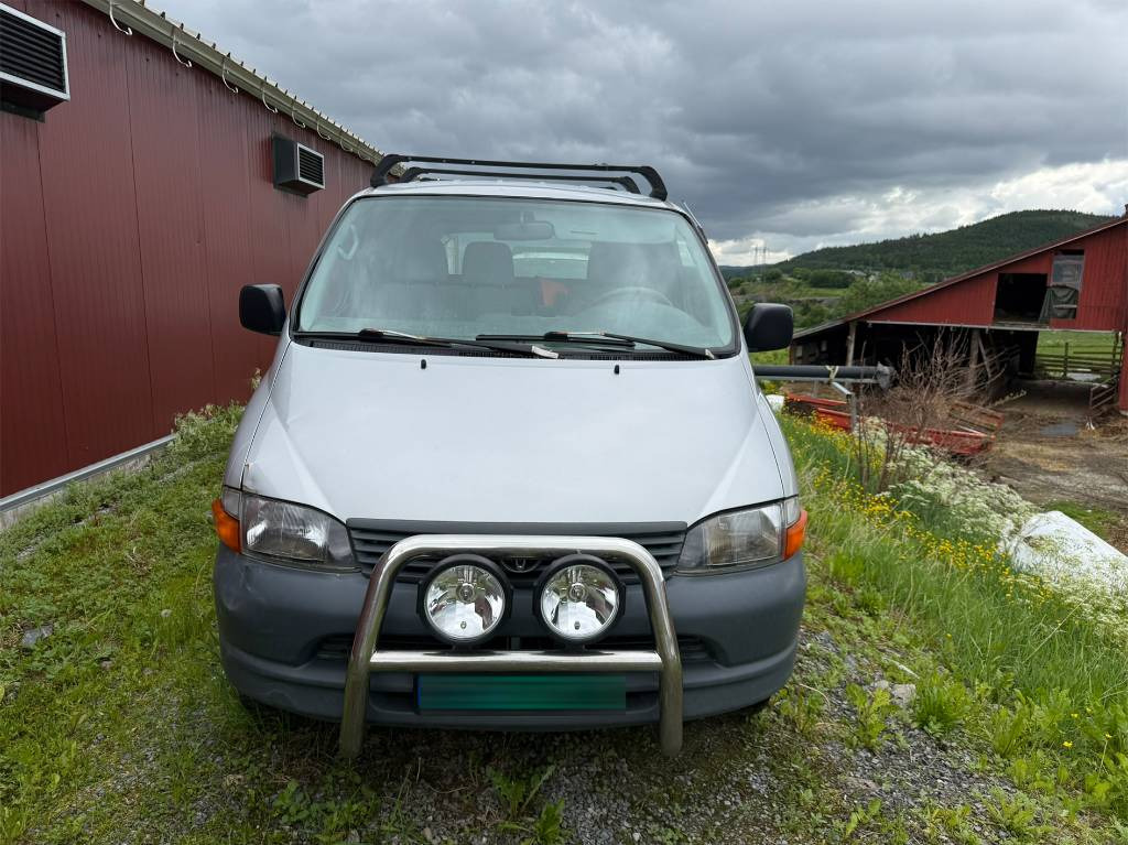 Toyota Hiace 4x4 - Furgon: obrázok 3 Toyota Hiace 4x4 - Furgon: obrázok 3