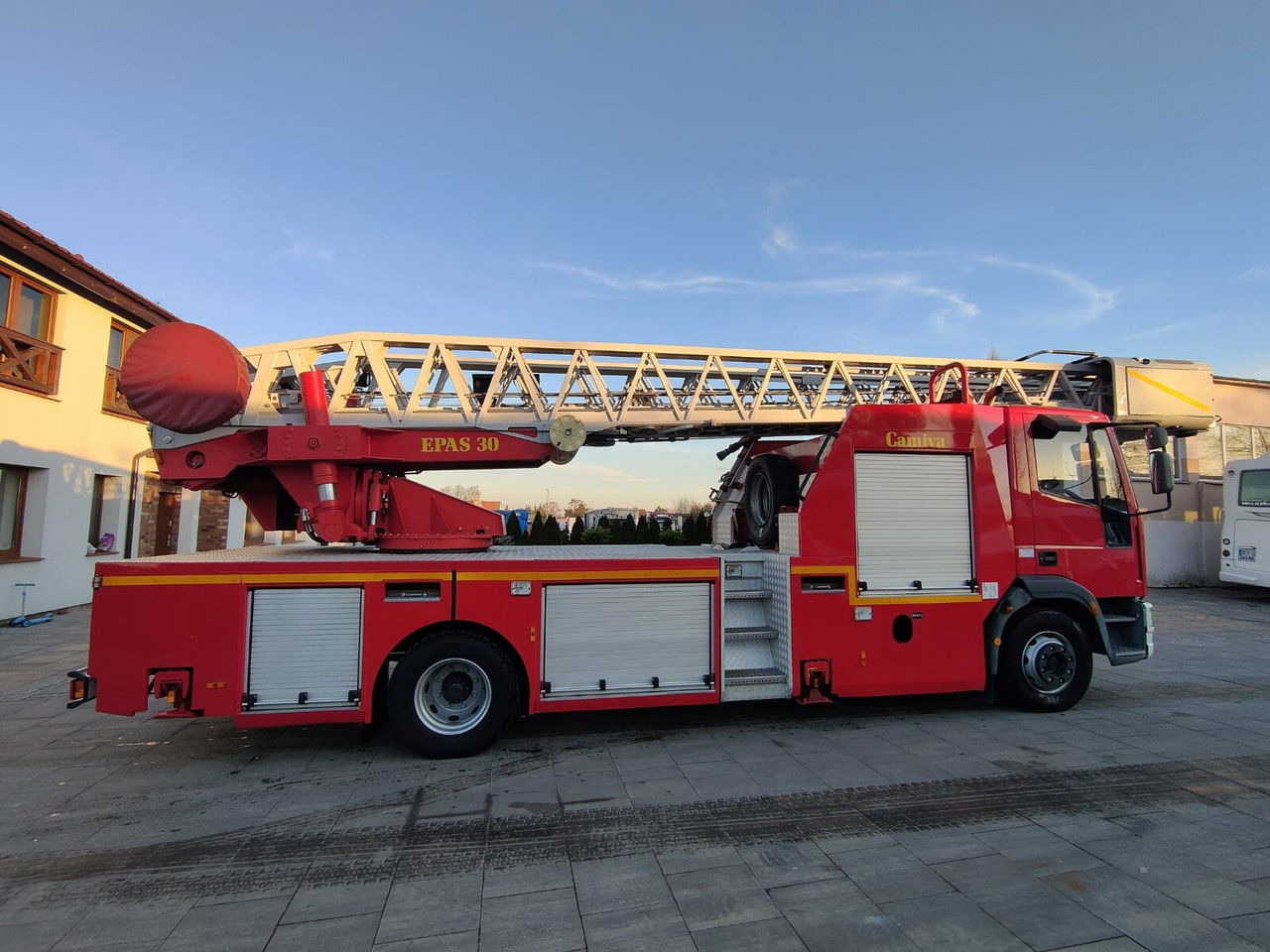 Iveco EuroCargo 130 130E24 - Hasičské vozidlo: obrázok 4 Iveco EuroCargo 130 130E24 - Hasičské vozidlo: obrázok 4